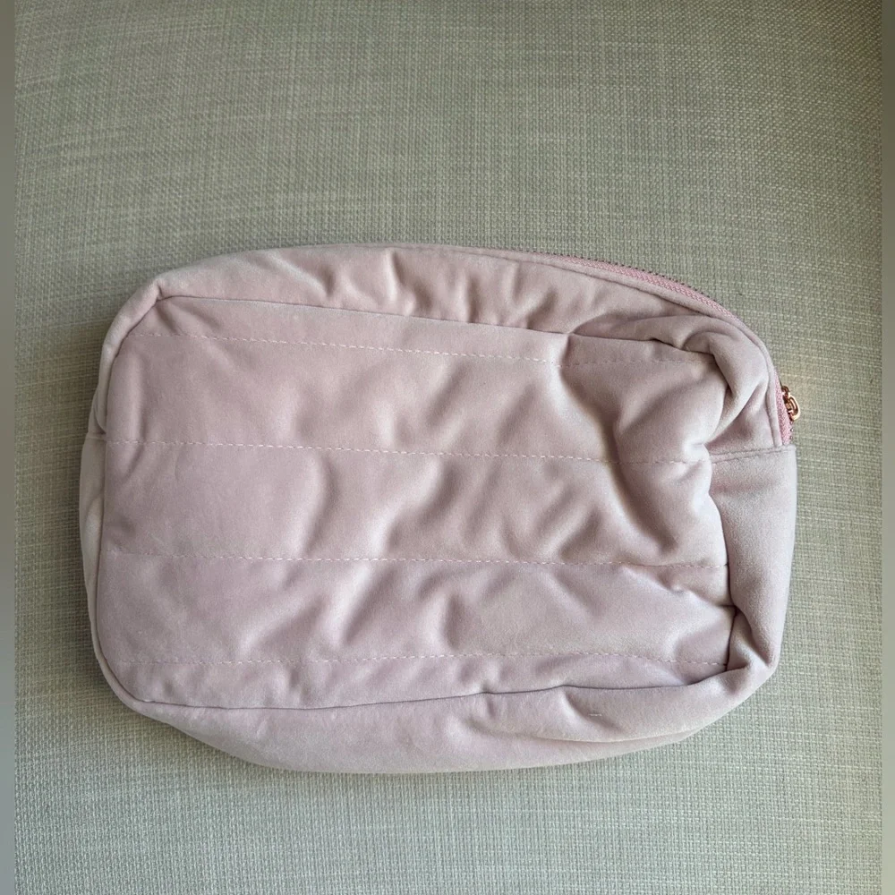 NWT iNNBeauty Limited Edition Blush Velvet Makeup Bag